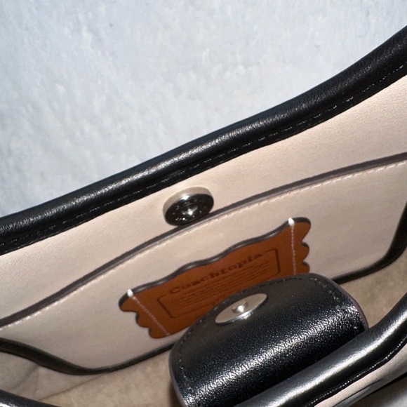 Chic Cherry Print Shoulder Bag - Picture 6 of 8